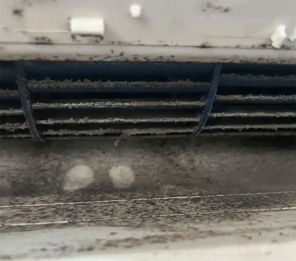 博爱空调吹的风有股烧焦味是怎么回事